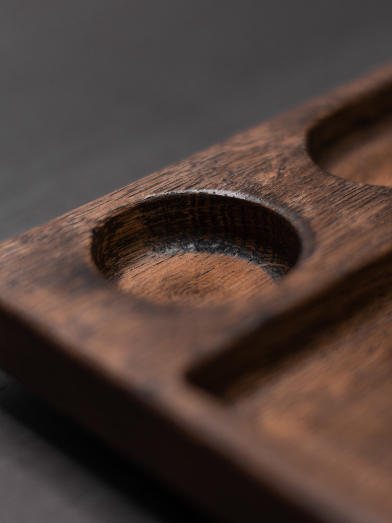 Доска для подачи с 3 отделениями под соусы, дуб