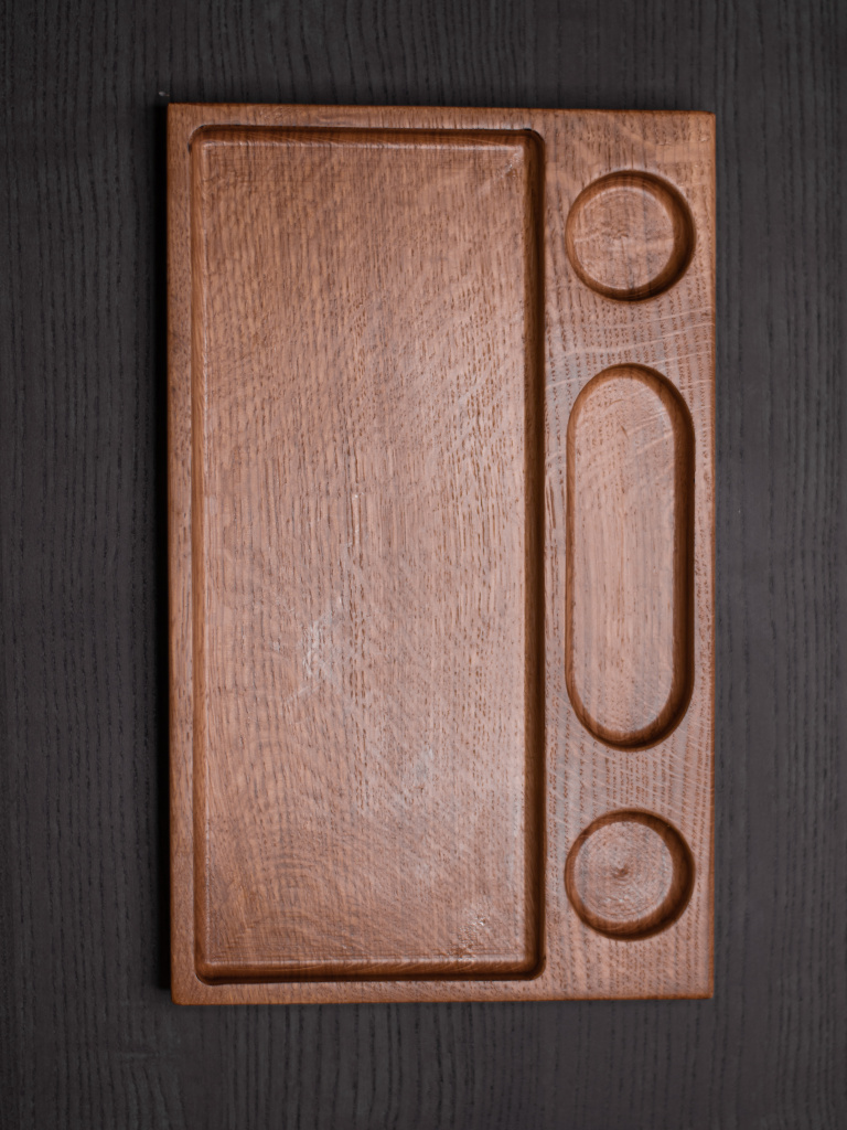 Доска для подачи с 3 отделениями под соусы, светлый дуб