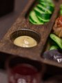 Доска для подачи с  отделениями под соусы