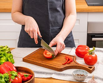 Кухонная доска из дуба Традиция на кухне